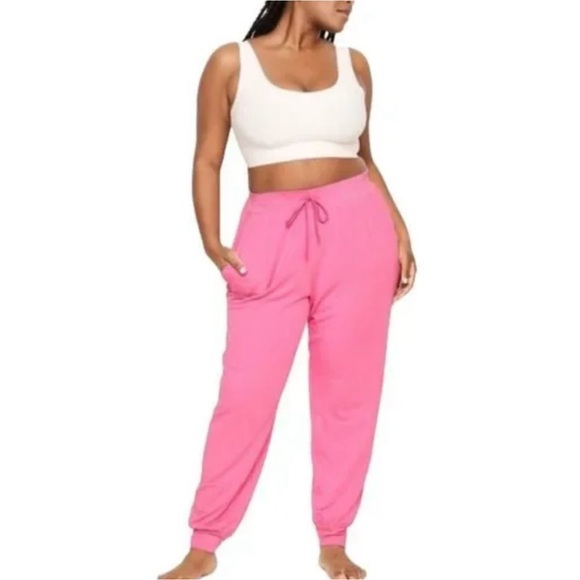 VS Heavenly Modal Lounge Set - Picture 2 of 10